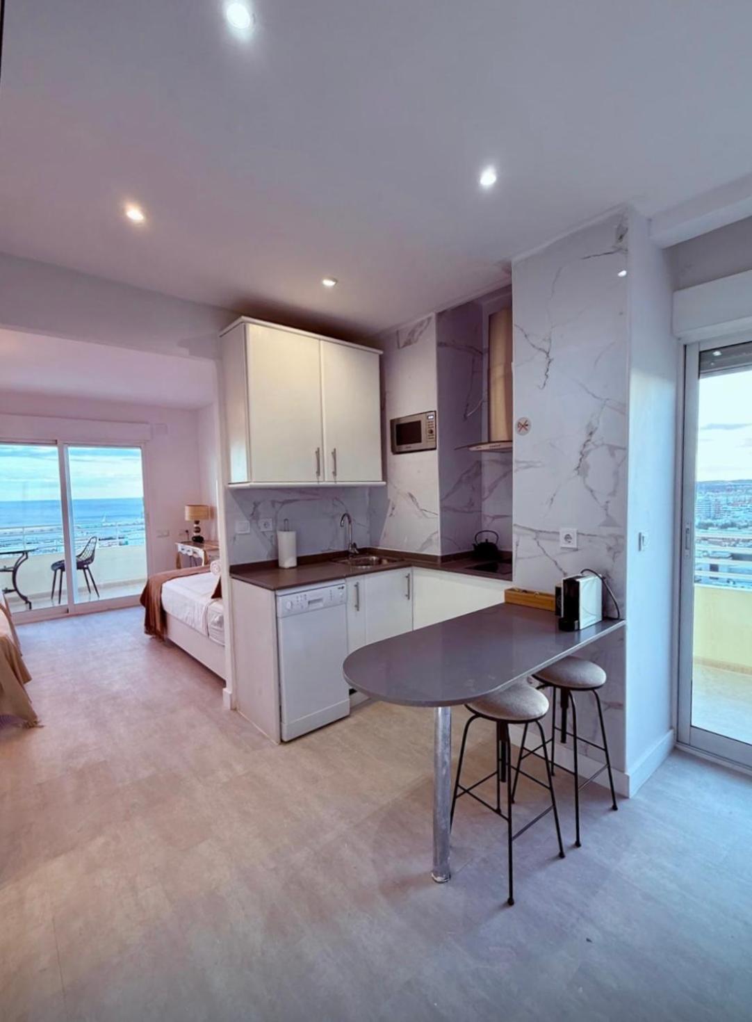 Riscal 19 By United Renters Appartement